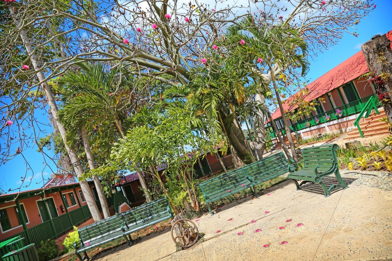 ホテル Hacienda Juanita Maricao エクステリア 写真