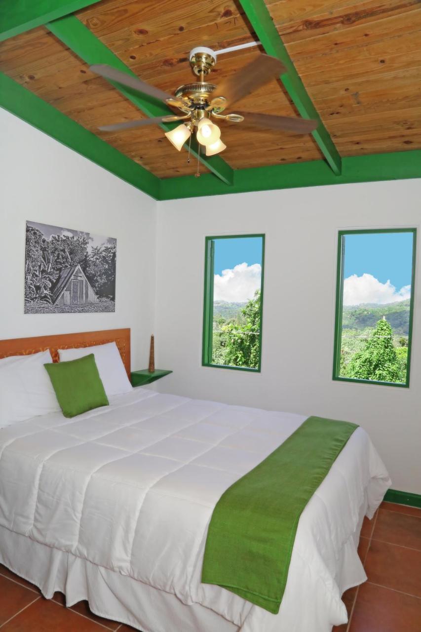 ホテル Hacienda Juanita Maricao エクステリア 写真