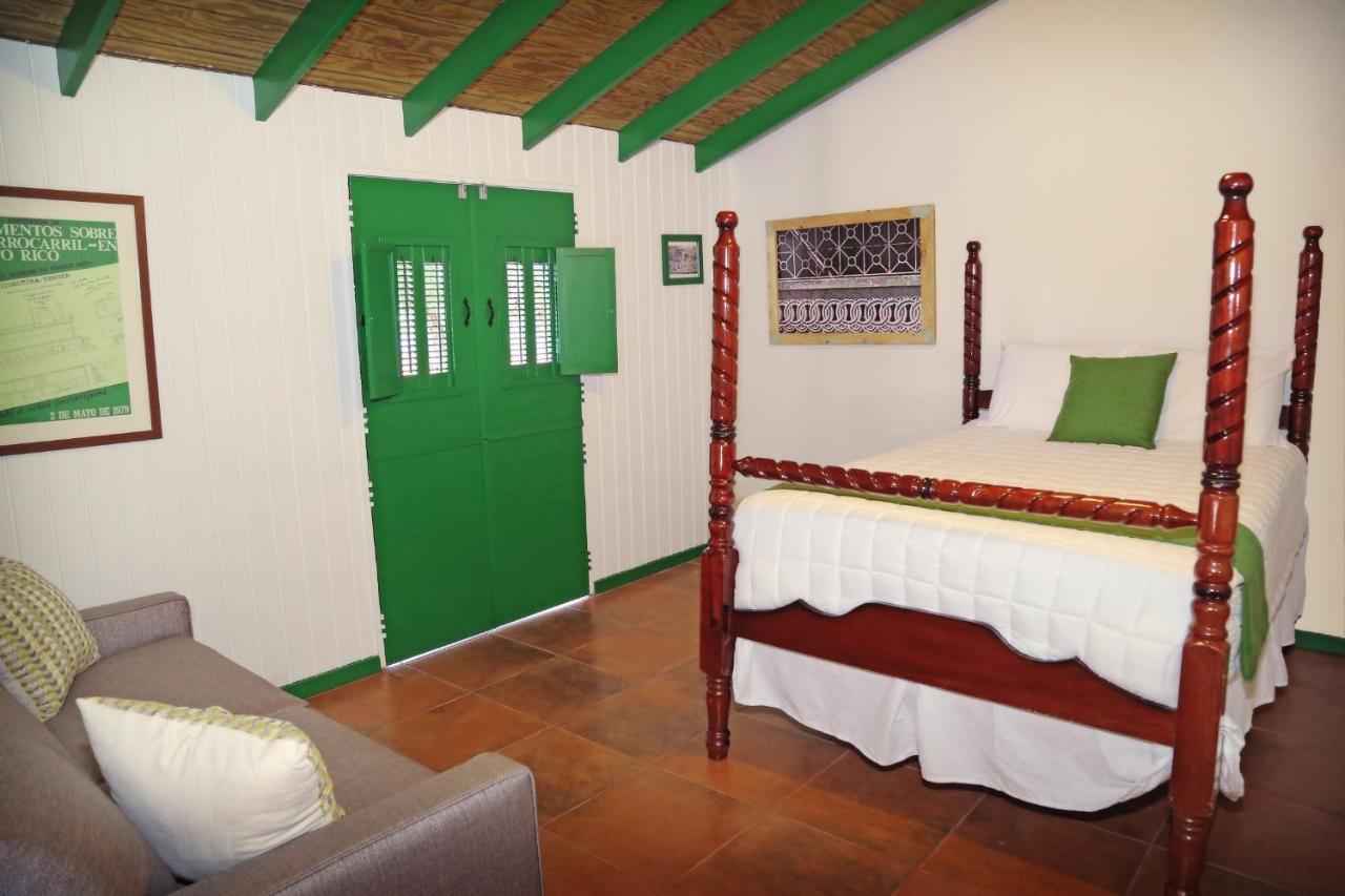 ホテル Hacienda Juanita Maricao エクステリア 写真