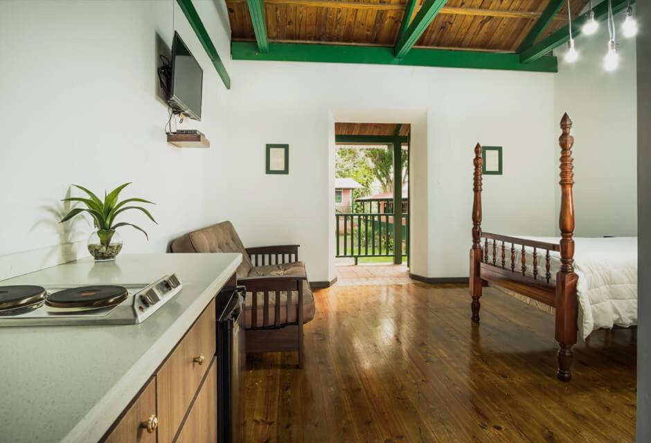 ホテル Hacienda Juanita Maricao エクステリア 写真