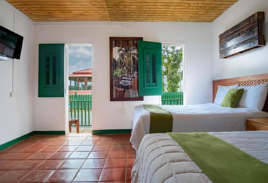 ホテル Hacienda Juanita Maricao エクステリア 写真