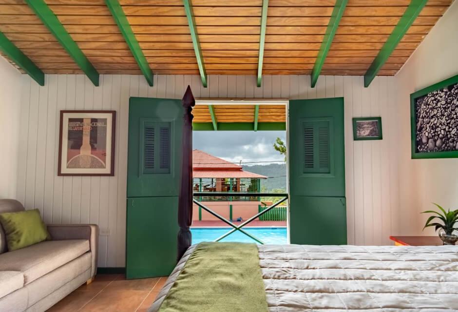 ホテル Hacienda Juanita Maricao エクステリア 写真
